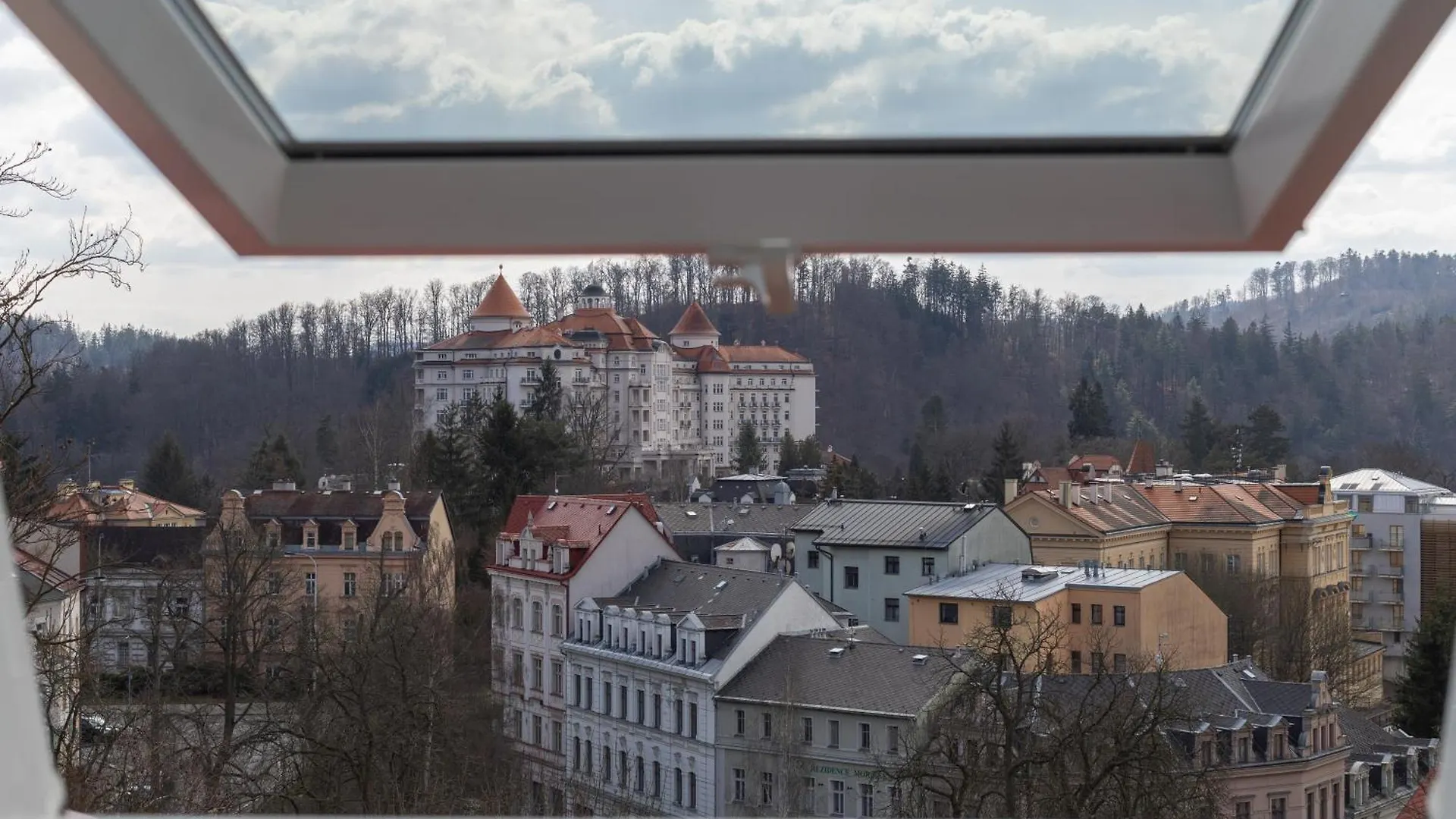Villa Leopold - Apartmanovy Dum Karlovy Vary Aparthotel
