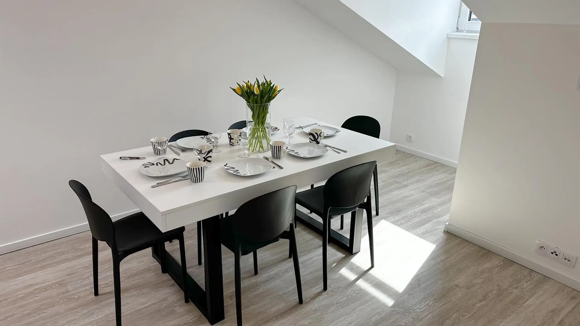 Villa Leopold - Apartmanovy Dum Карловы Вары Апарт-отель