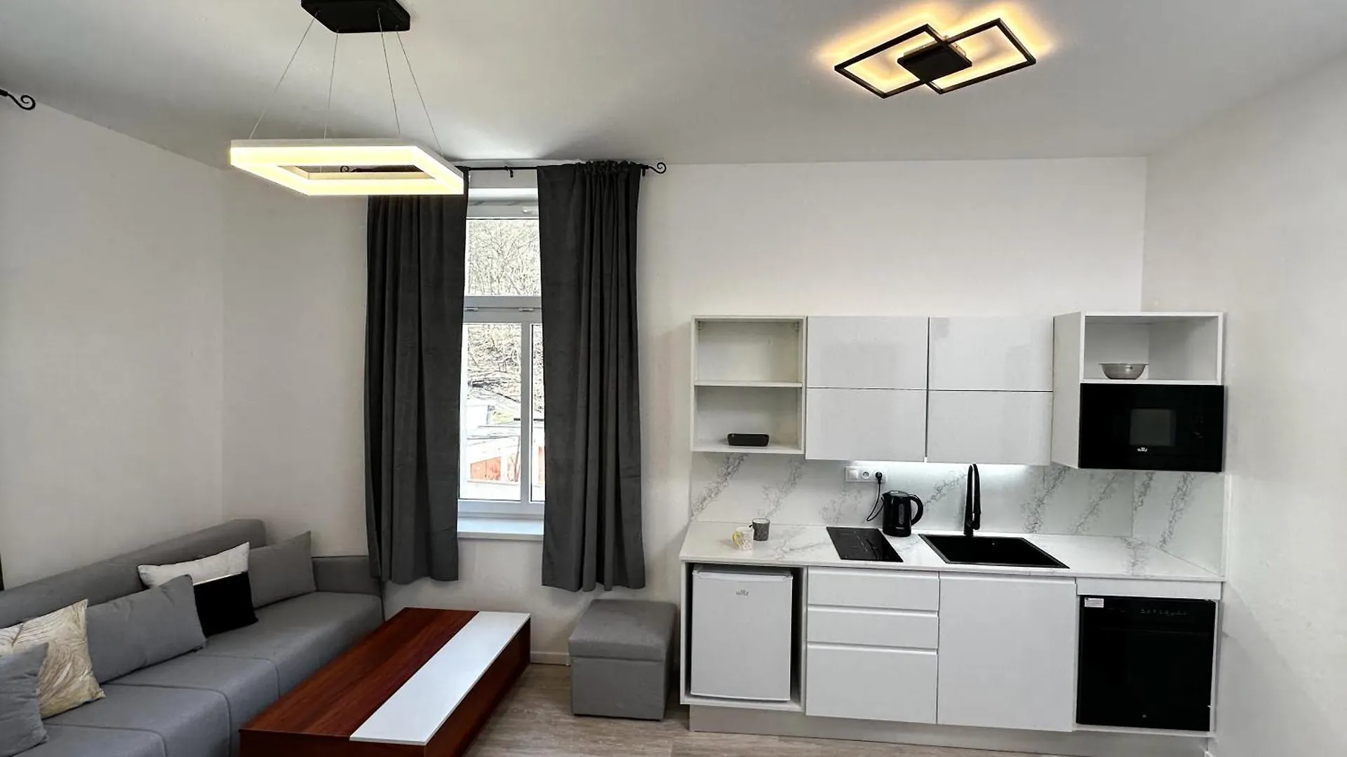 Villa Leopold - Apartmanovy Dum Карловы Вары Апарт-отель